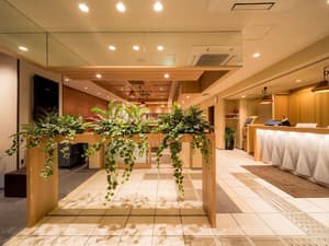 thumbnail: Interior entrance
