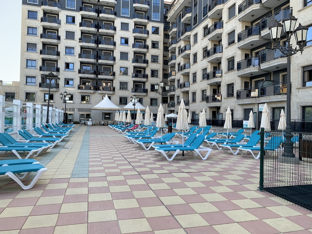Sundeck