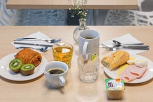 thumbnail: Breakfast area