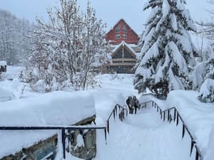 thumbnail: Ski hill