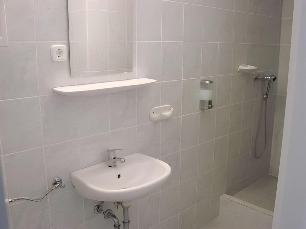 cbe9eec587b40268fb07c60ea1e3bf55.jpeg