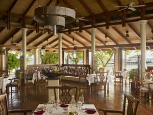 thumbnail: Outdoor dining
