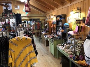 thumbnail: Designer store