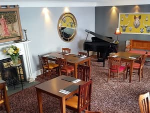thumbnail: Restaurant