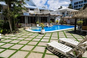thumbnail: Front of property