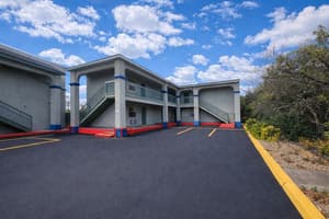 thumbnail: Exterior