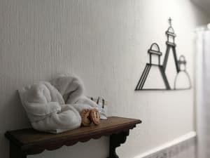 thumbnail: Bathroom amenities