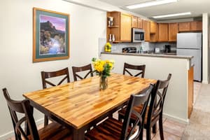 thumbnail: Dining room