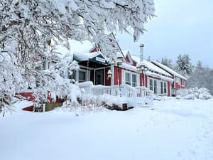 thumbnail: Front of property