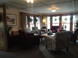 thumbnail: Lobby sitting area