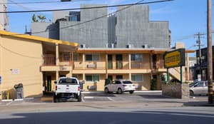 thumbnail: Front of property