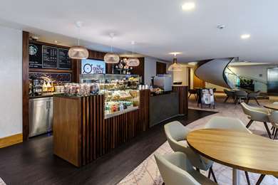 Dining,Dining Area,Restaurant,On-Site