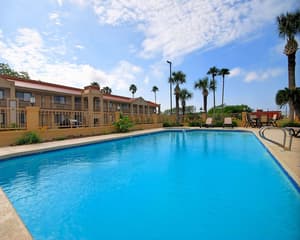 thumbnail: Outdoor pool