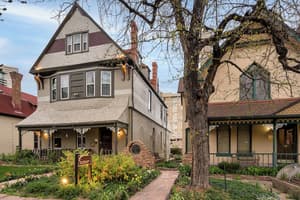 thumbnail: Front of property