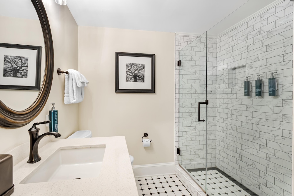 Bathroom shower