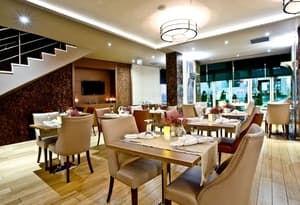 thumbnail: Restaurant