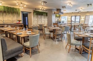 thumbnail: Restaurant