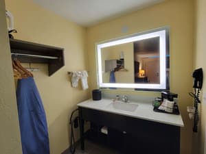 thumbnail: Room amenity