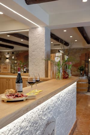 thumbnail: Tasting room