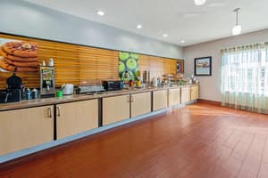thumbnail: Breakfast area