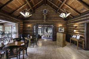thumbnail: Bar (on property)