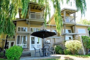 thumbnail: Exterior
