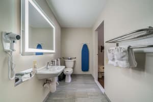 thumbnail: Bathroom