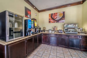 thumbnail: Breakfast area
