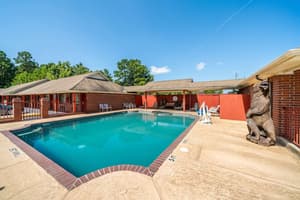 thumbnail: Outdoor pool