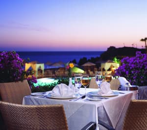 thumbnail: Outdoor dining