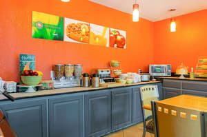 thumbnail: Breakfast area
