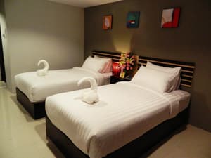 thumbnail: e40995f0f2ac1c4ebd7ea8ba6745f623.jpg
