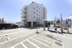thumbnail: Parking