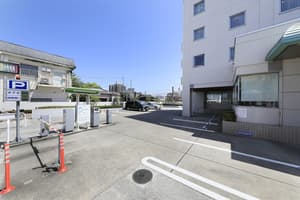 thumbnail: Parking