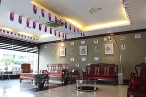 thumbnail: Lobby sitting area