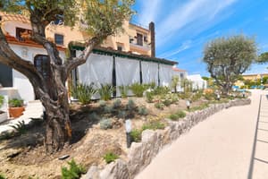 thumbnail: Garden