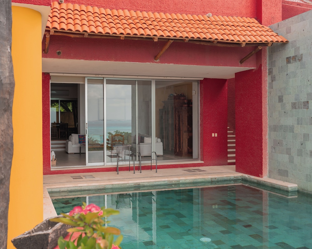 Private pool