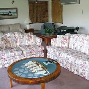 thumbnail: Lobby sitting area