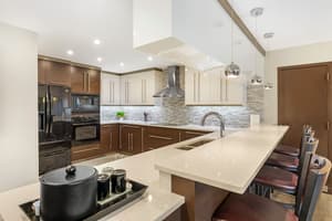 thumbnail: Breakfast area