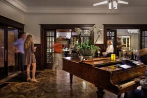 thumbnail: Bar (on property)