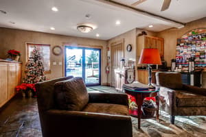thumbnail: Interior entrance