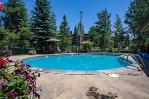 thumbnail: Outdoor pool