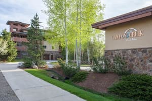 thumbnail: Front of property
