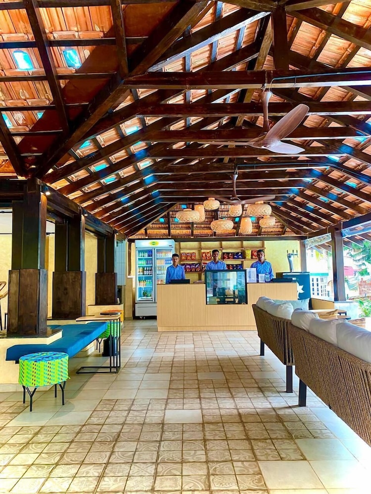 Poolside bar