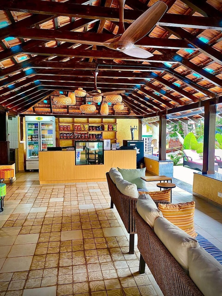 Poolside bar