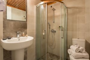 thumbnail: Bathroom shower