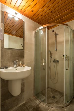 thumbnail: Bathroom shower