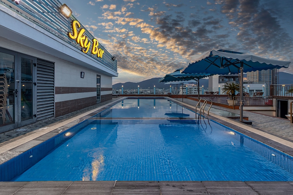 Rooftop pool