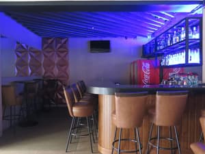 thumbnail: Bar (on property)