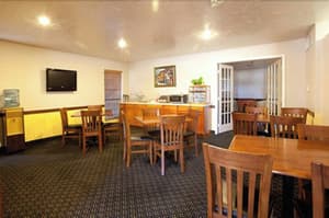 thumbnail: Breakfast area
